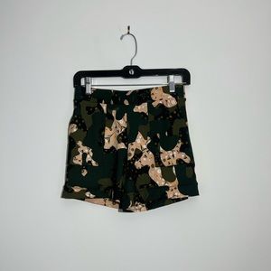 LULAROE FLORAL SHORTS WOMENS SIZE XXS.